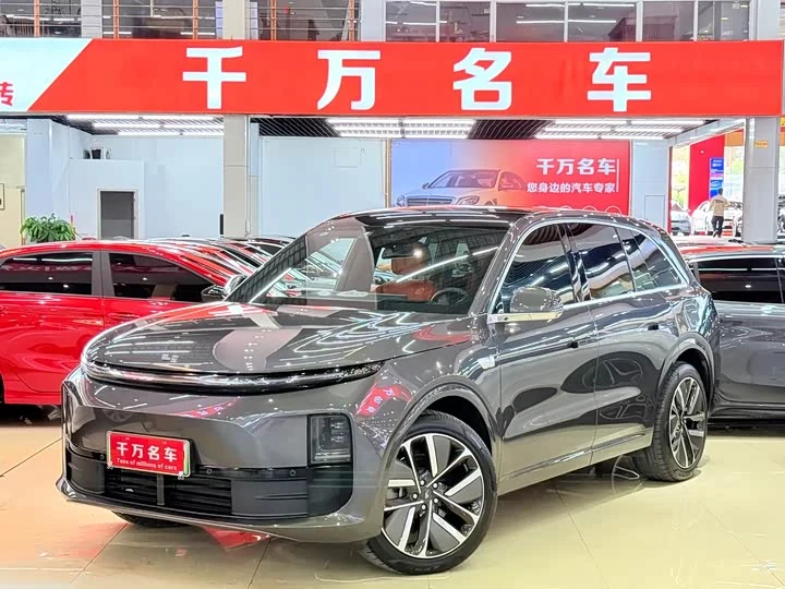 理想L6 2024款 Pro 实拍图 1 前脸角度
